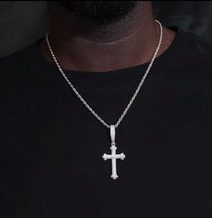 Pendentif Croix – Symbole de Foi et d’Élégance